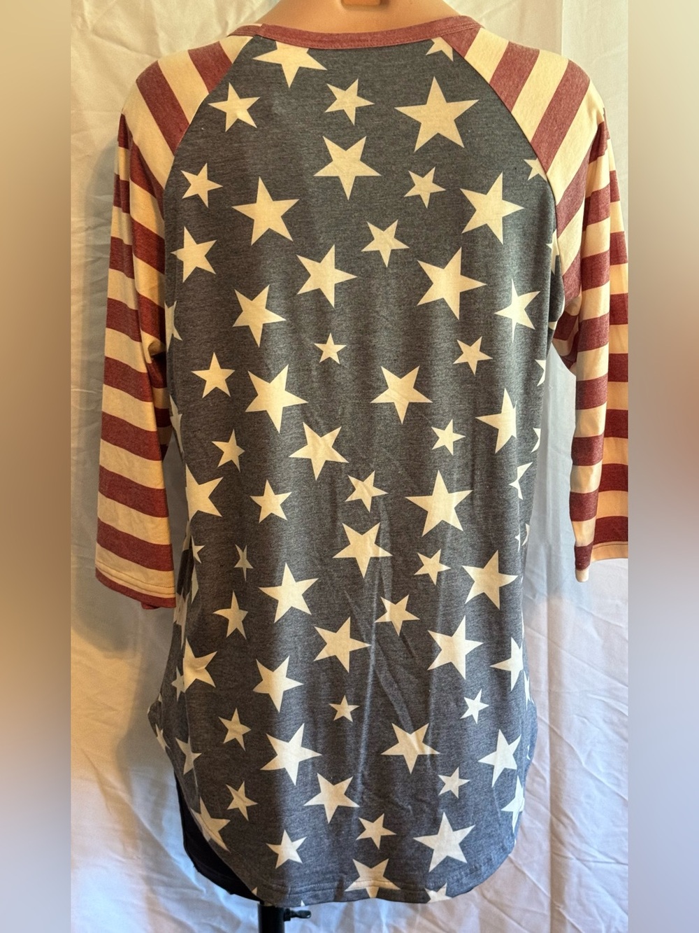 Fun! Patriotic Stars & Stripes Raglan 3/4 Sleeve Top with Leopard print Pocket - Picture 3 of 4